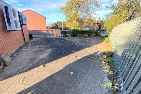 Property for sale, Tong Road, Leeds