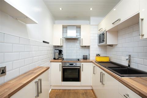 2 bedroom flat to rent, Great Western Road, Top Floor, Aberdeen, AB10