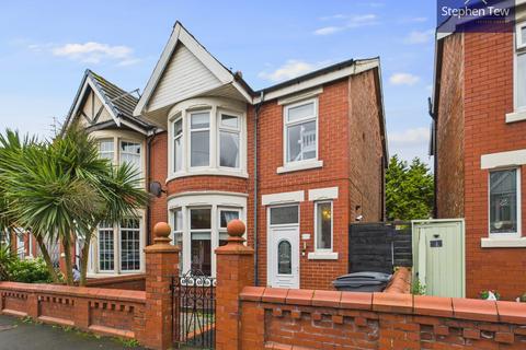 5 Beverley Grove, Blackpool, FY4 2BG