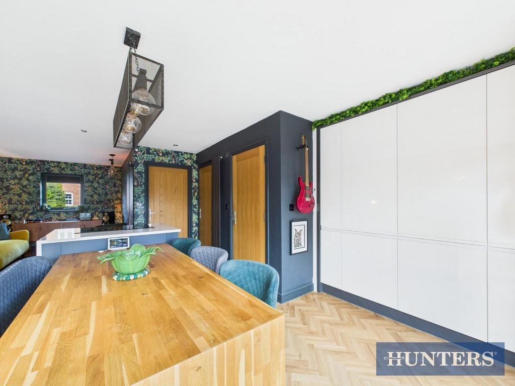 Kitchen/ Family Room