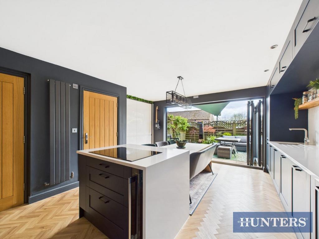 Kitchen/ Family Room