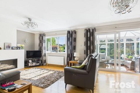 4 bedroom detached house for sale, Hythe End Road, Wraysbury, Berkshire, TW19