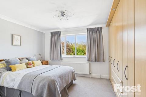 4 bedroom detached house for sale, Hythe End Road, Wraysbury, Berkshire, TW19