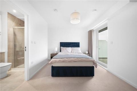 3 bedroom apartment to rent, Heartwell Avenue, London, E16