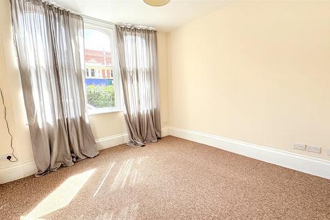 2 bedroom flat for sale, Alcester Road, Birmingham B13