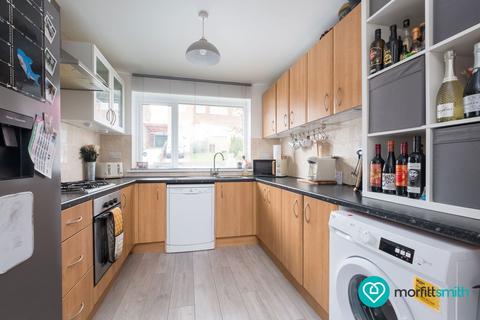 2 bedroom semi-detached bungalow for sale, Smithy Moor Avenue, Stocksbridge, S36 1FH