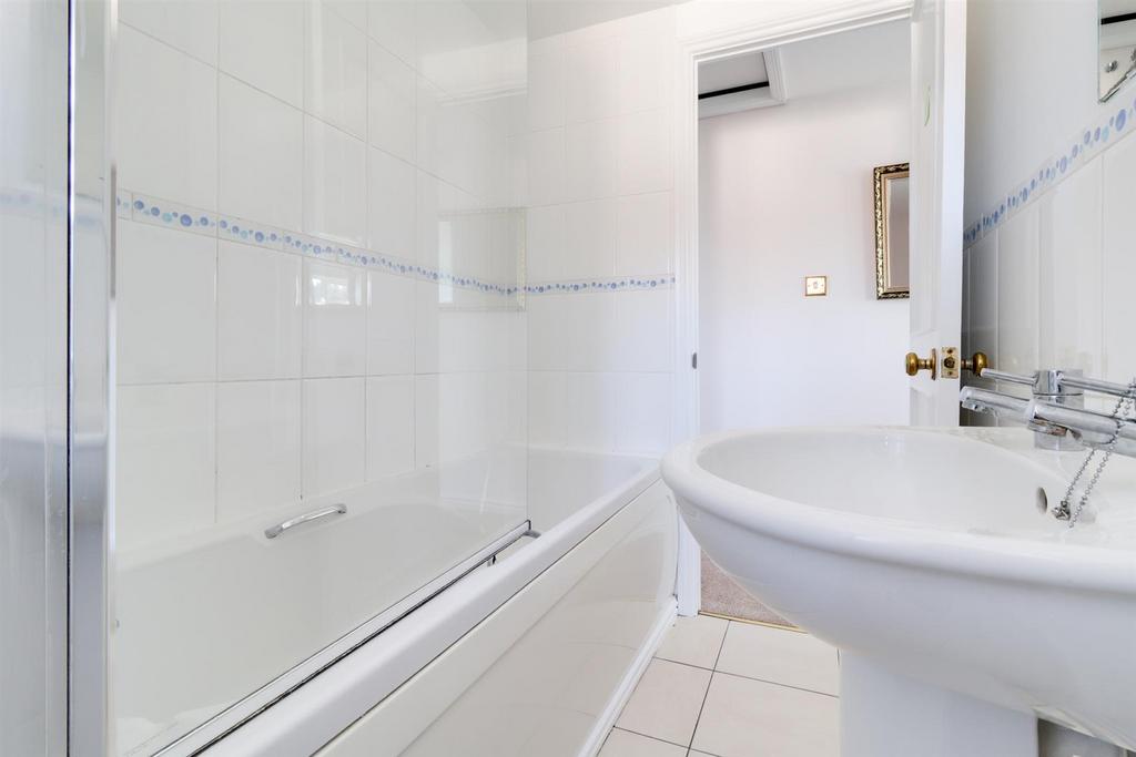 Bathroom (4).jpg