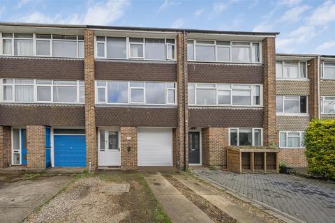11 Black Horse Close, Windsor, SL4 5QP
