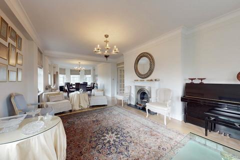 3 bedroom apartment for sale, South Lodge, Circus Road, London, NW8