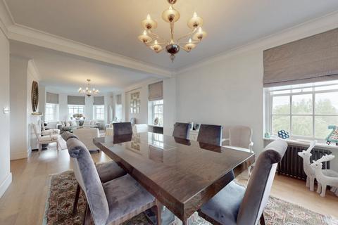 3 bedroom apartment for sale, South Lodge, Circus Road, London, NW8