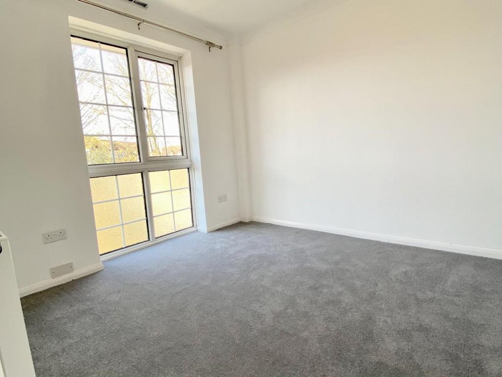 6. 5 Keats Rd - Bed 2.jpg