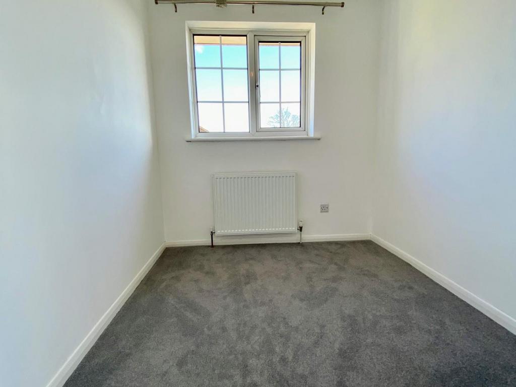 7. 5 Keats Rd - Bed 3.jpg