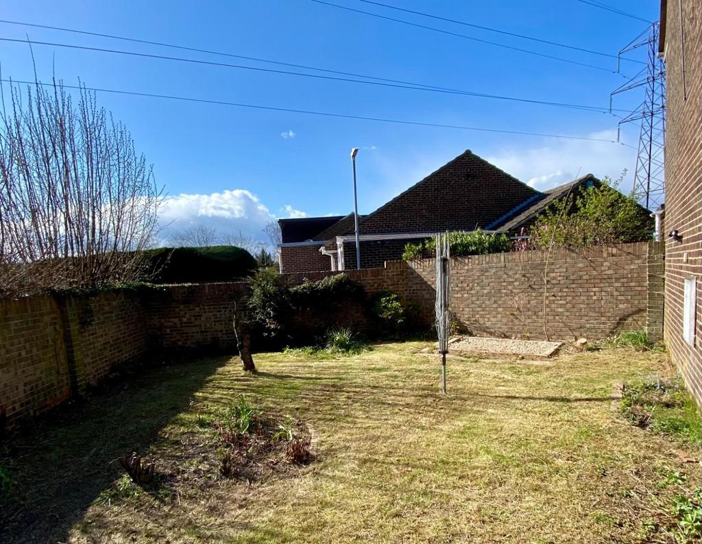 10. 5 Keats Rd - Garden 2.jpg