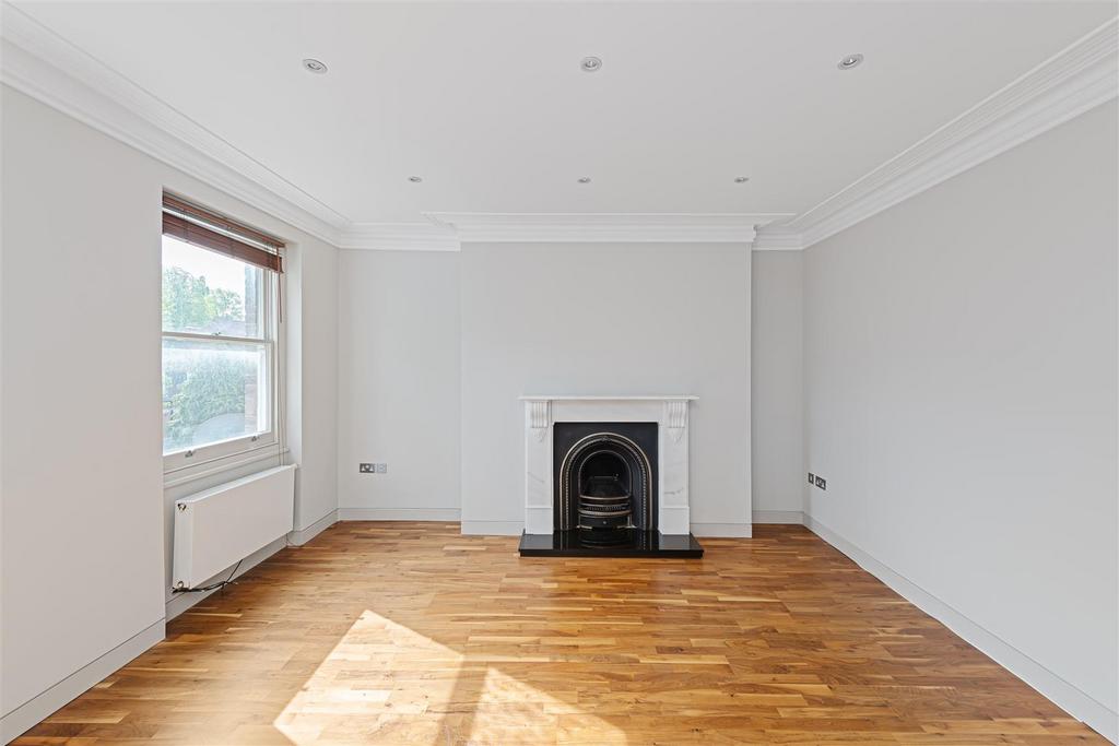 Flat 3, 35 Netherhall Gardens Hi-2.jpg