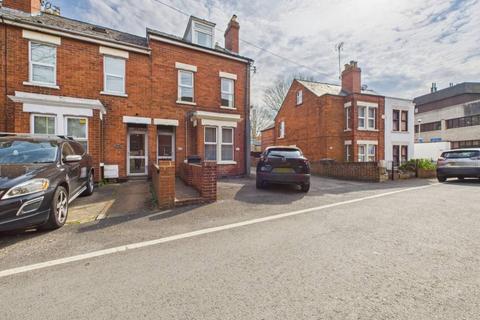 3 bedroom flat to rent, Hyde Lane, London Road, Gloucester, Gloucestershire, GL1