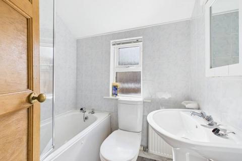 3 bedroom flat to rent, Hyde Lane, London Road, Gloucester, Gloucestershire, GL1