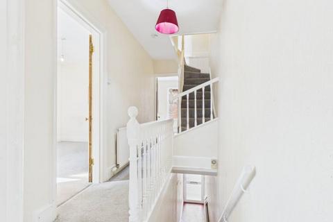 3 bedroom flat to rent, Hyde Lane, London Road, Gloucester, Gloucestershire, GL1