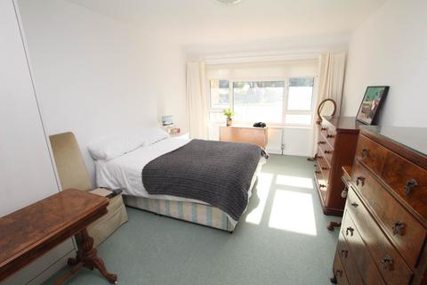 2 bedroom flat for sale, Compton Place Road, Eastbourne, BN21 1EE