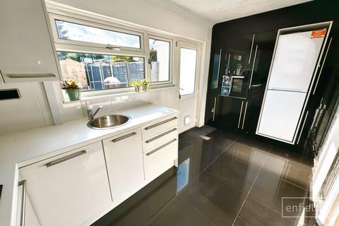 41 Alder Road, Southampton, SO16 5EG