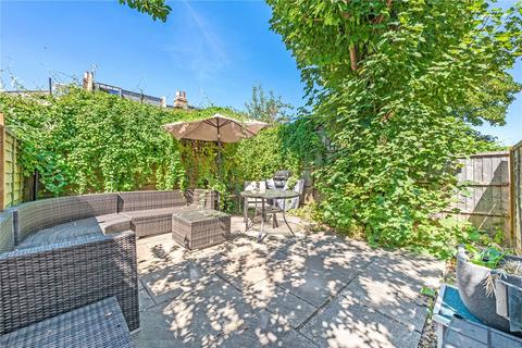 2 bedroom terraced house to rent, Balham Grove, London, SW12