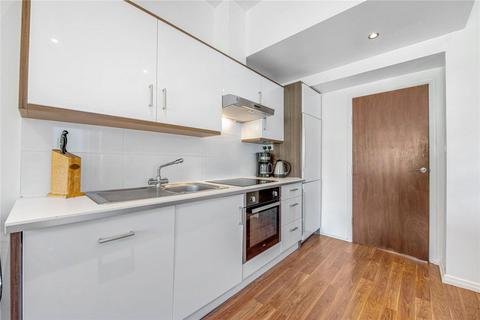 2 bedroom terraced house to rent, Balham Grove, London, SW12