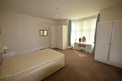2 bedroom flat to rent - Cyprus Avenue, Lytham St. Annes, Lancashire, FY8