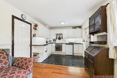 3 bedroom semi-detached house for sale, Farriers Walk, Gresford, Wrexham