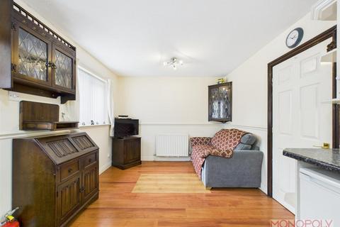 3 bedroom semi-detached house for sale, Farriers Walk, Gresford, Wrexham