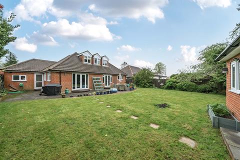 4 bedroom detached house for sale, Birch Way, Warlingham CR6