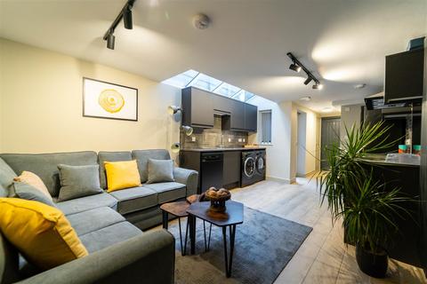 6 bedroom house to rent, Hubert Road, Birmingham B29