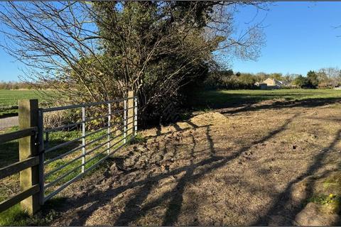 Land to rent, Duckthorpe Lane, Marshchapel, Grimsby