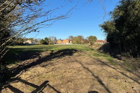 Land to rent, Duckthorpe Lane, Marshchapel, Grimsby