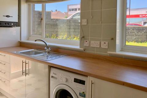 3 bedroom semi-detached house to rent, Mount Crescent, Morriston, SA6