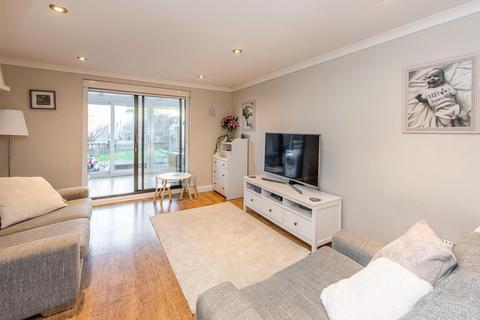 9 Bankside, Wombourne, Wolverhampton, WV5 8BE