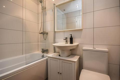9 Bankside, Wombourne, Wolverhampton, WV5 8BE