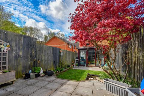 9 Bankside, Wombourne, Wolverhampton, WV5 8BE