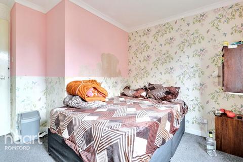 80 Drummond Road, Romford, RM7 7EW