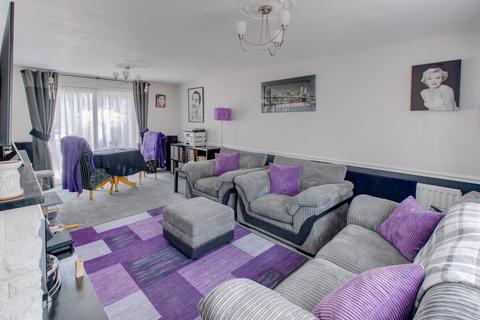 6 Rowan Close, Bromsgrove, B61 8RP
