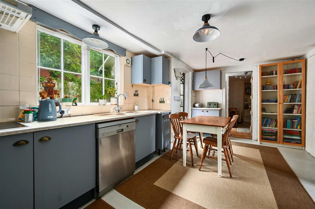 5 ST MARYS TERRACE - TN343 LS (22).jpg
