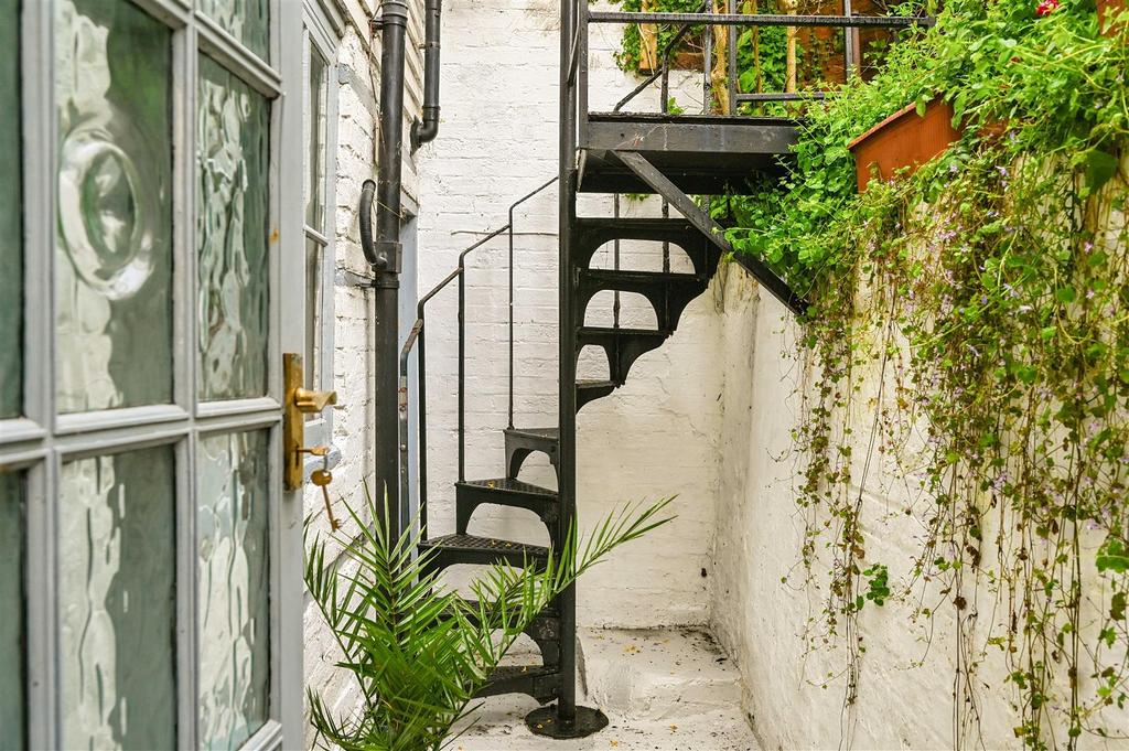 5 ST MARYS TERRACE - TN343 LS (6).jpg