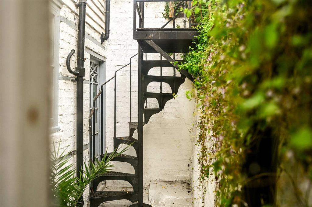 5 ST MARYS TERRACE - TN343 LS (7).jpg
