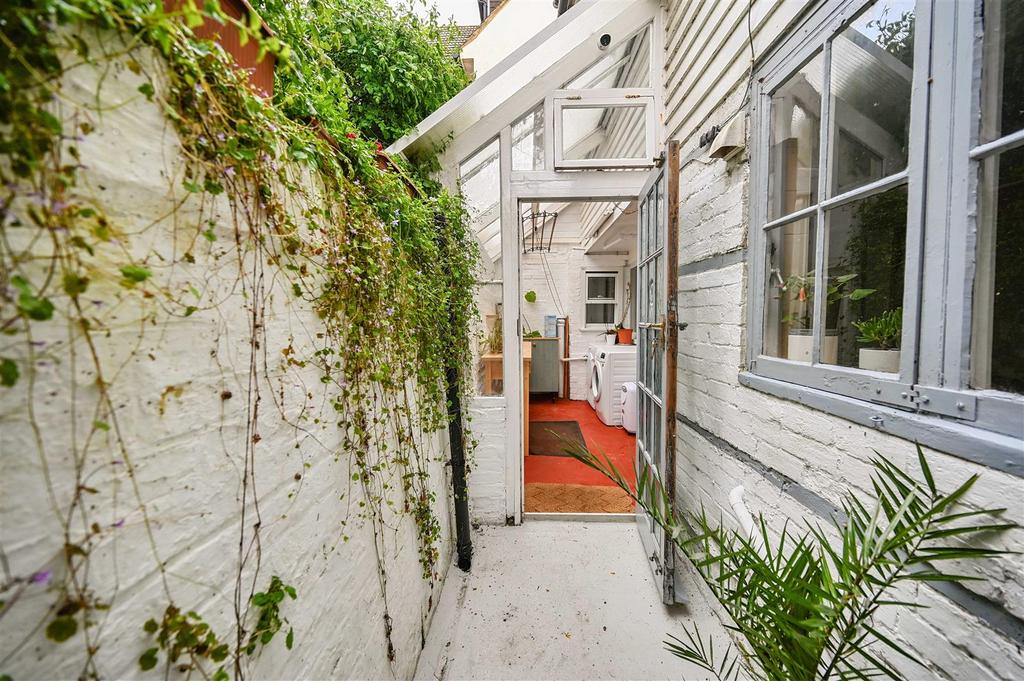 5 ST MARYS TERRACE - TN343 LS (8).jpg