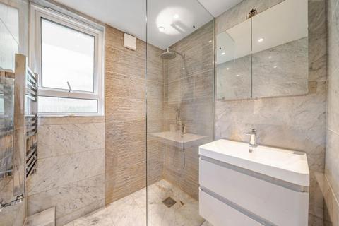 2 bedroom flat for sale, Heather Close, Clapham, London, SW8