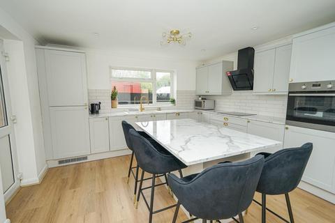 4 bedroom detached house for sale, South Street, Leighton Buzzard