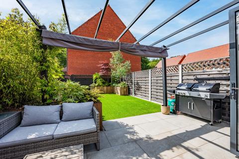 44 Barnes Way, Cheadle, SK8 2GH