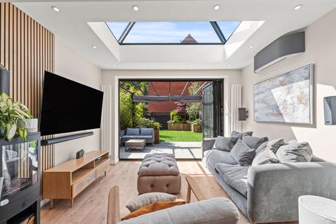 44 Barnes Way, Cheadle, SK8 2GH
