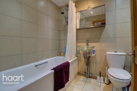 54 Plumtree Close, Dagenham, RM10 8UA