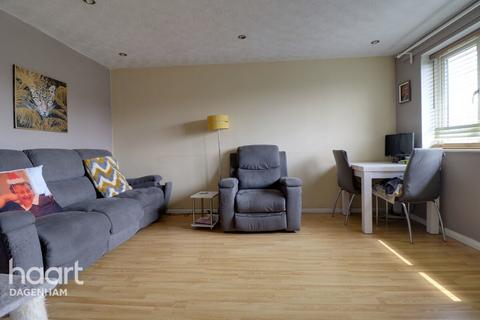 54 Plumtree Close, Dagenham, RM10 8UA