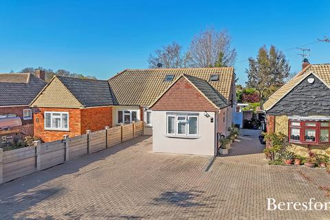 4 bedroom semi-detached house for sale, Hanging Hill Lane, Hutton, CM13