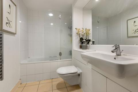 Flat 403, The Mast, 2 Albert Basin Way, London, E16 2QZ